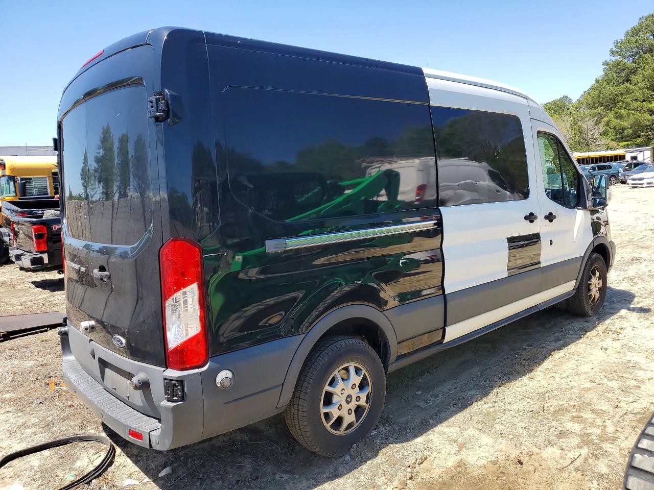 2015 FORD Transit — VIN 1FTYR2CMXFKB28259 — photo 3